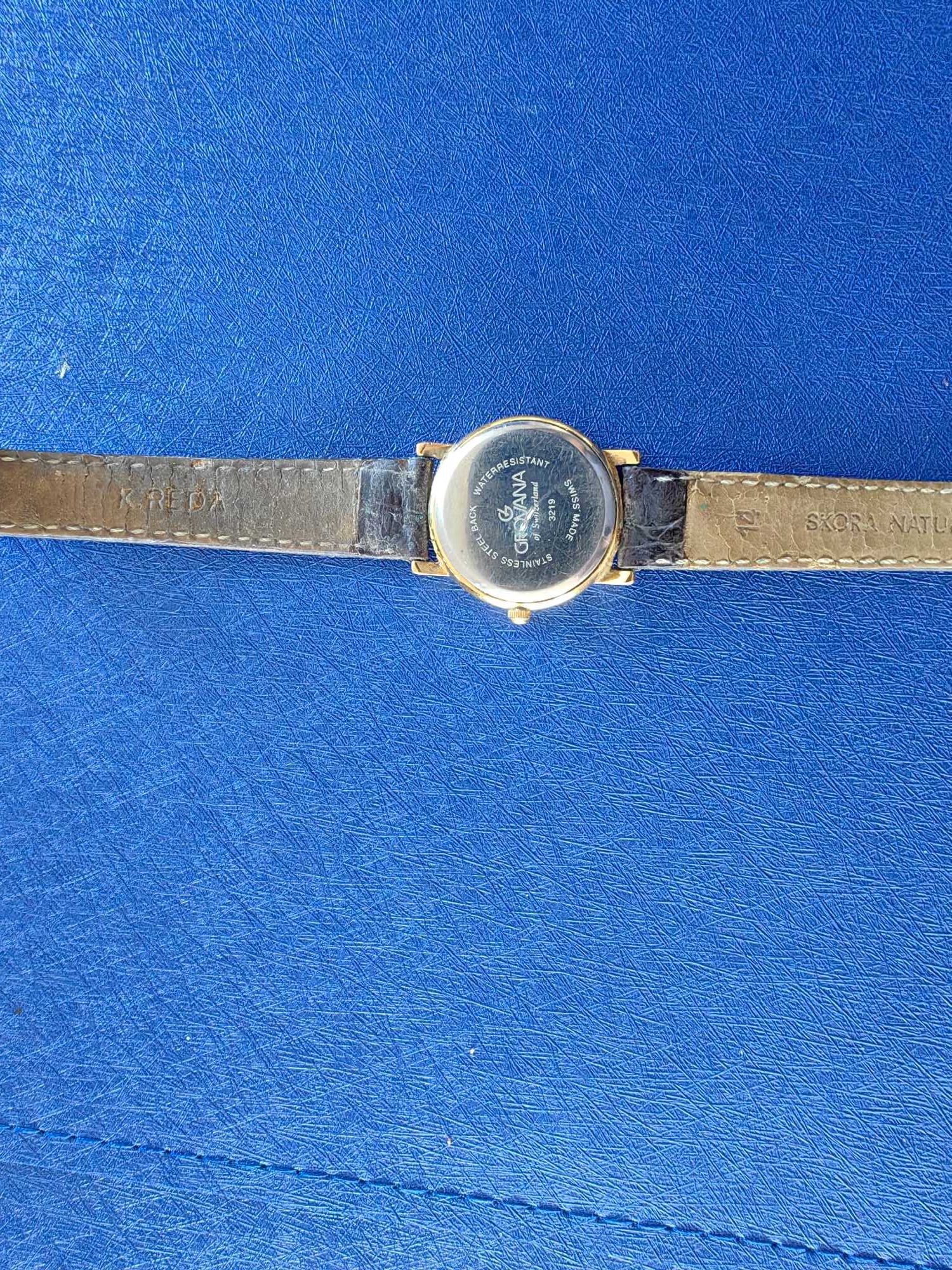 Zegarek damski Grovana - pozłacana koperta