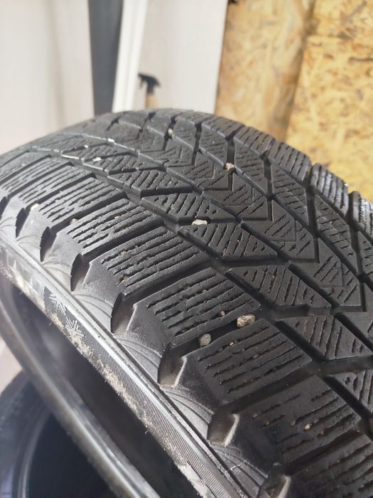 Зимові шини NEXEN  r16 205/55