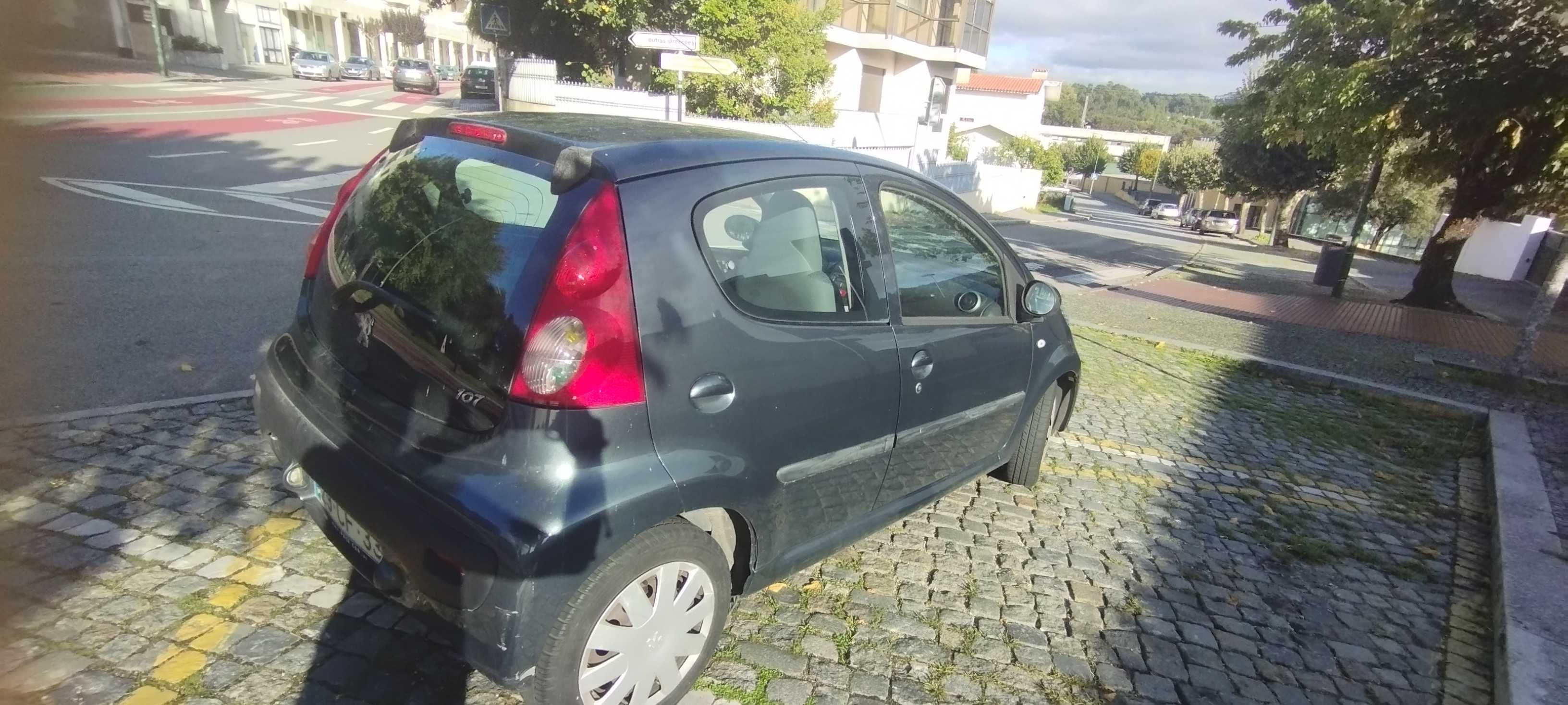 vendo carro usado muito estimado