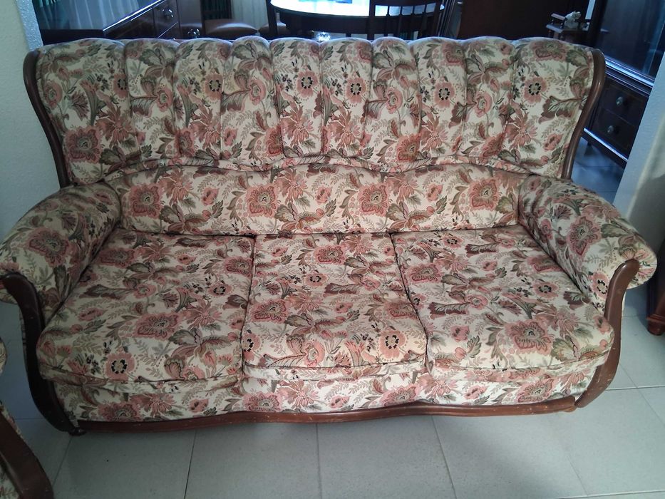 Conjunto de sofás clássicos