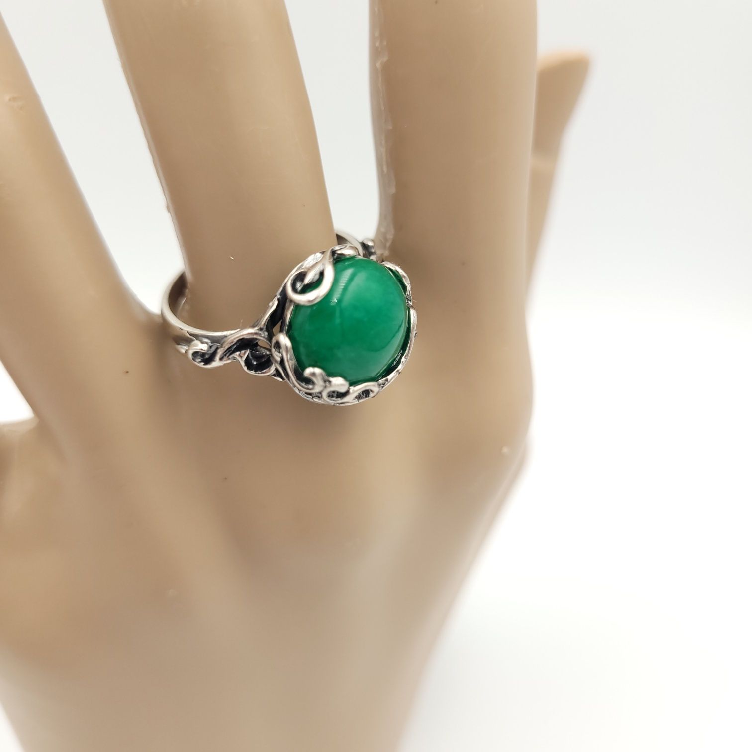 Srebrny pierścionek pr 925 z naturalnymi kamieniami agat zielony
