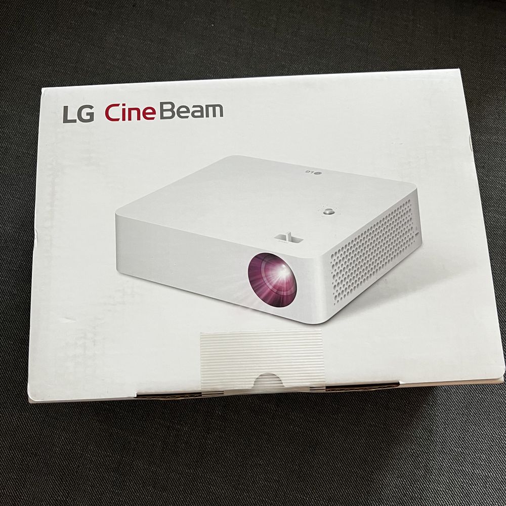 LG CineBeam PF610P Full HD LED — портативный smart-проектор