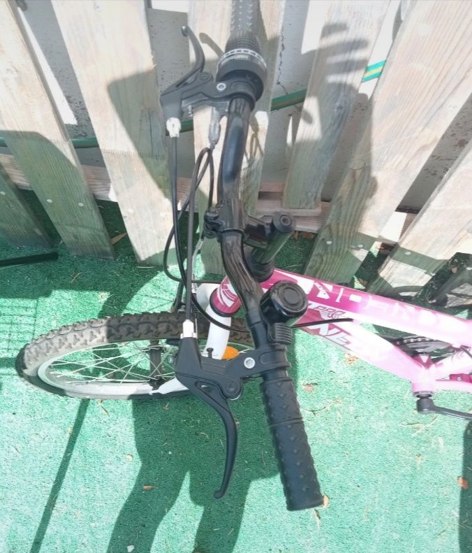 Bicicleta com pouco uso