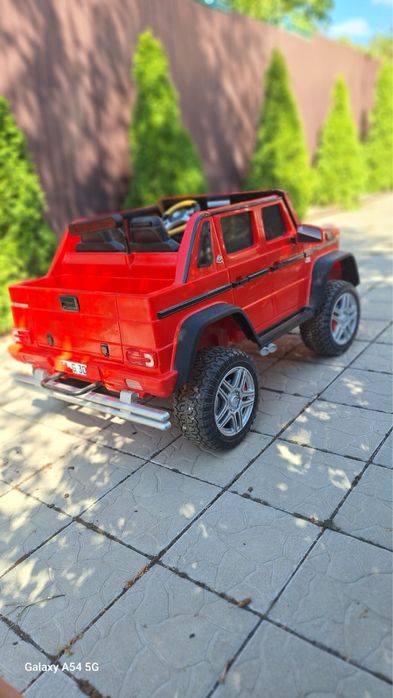 Електромобіль Mersedes Maybach G v12 з багажником .