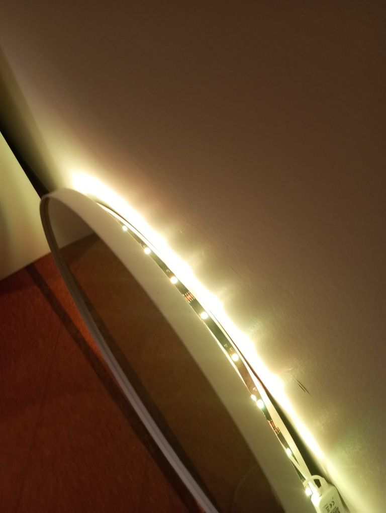 Espelho redondo de parede com LED's