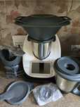 Thermomix TM6 biały + drugie naczynie, podstawka, suszarka, wyciskarka