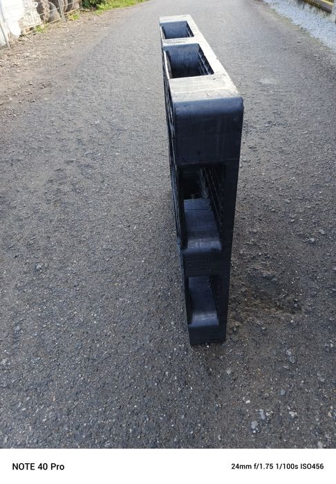 Sprzedam palety plastikowe 120x80 i 120x100