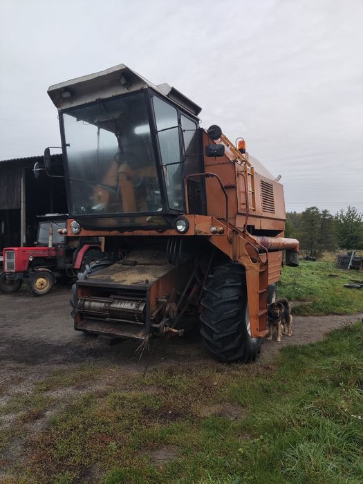 Kombajn zbożowy BIZON REKORD Z058