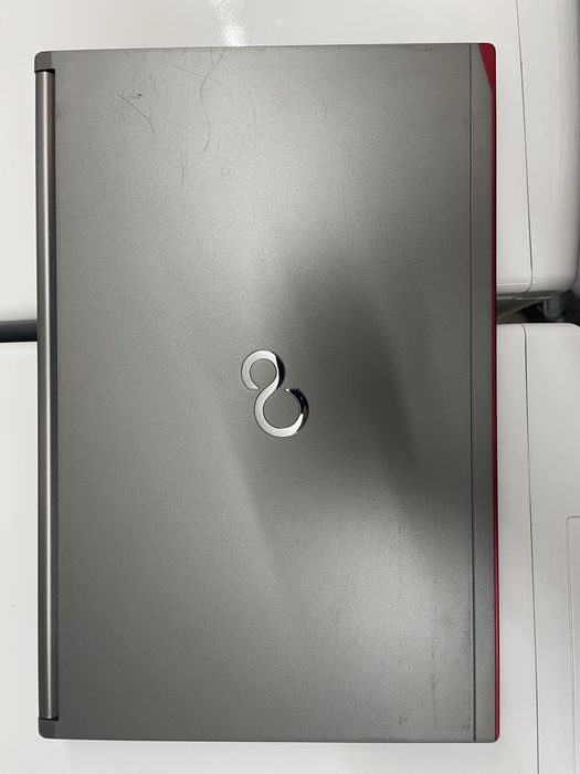 Ноутбук Fujitsu LIFEBOOK E756