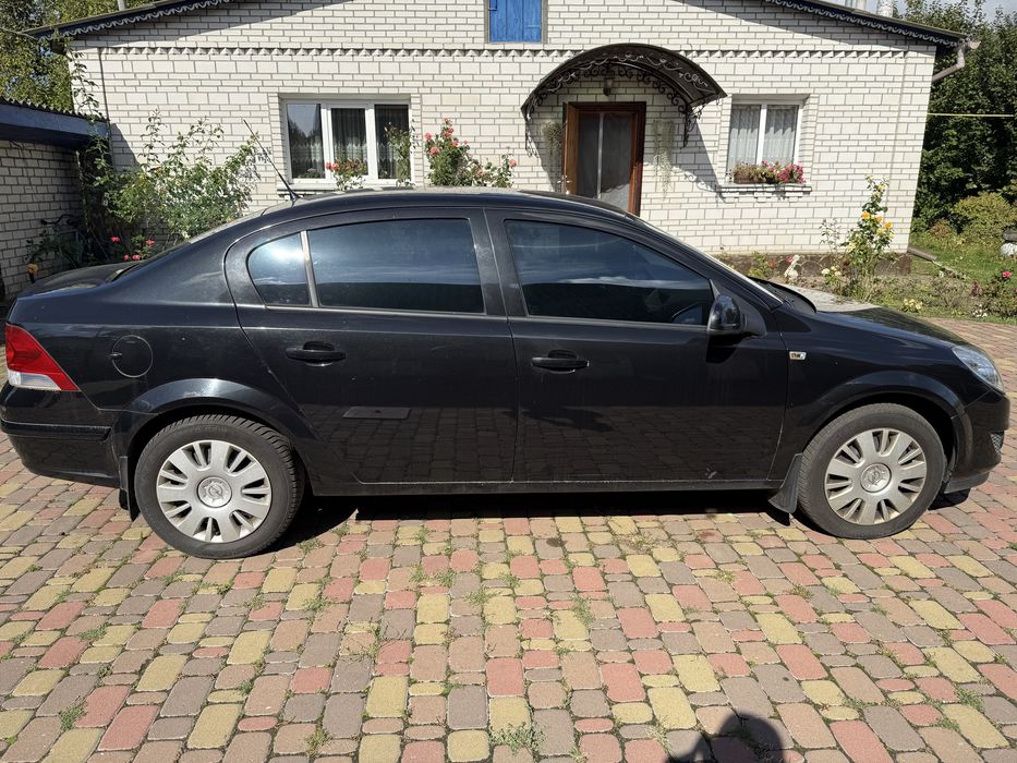 Opel Astra H 2012 рік седан