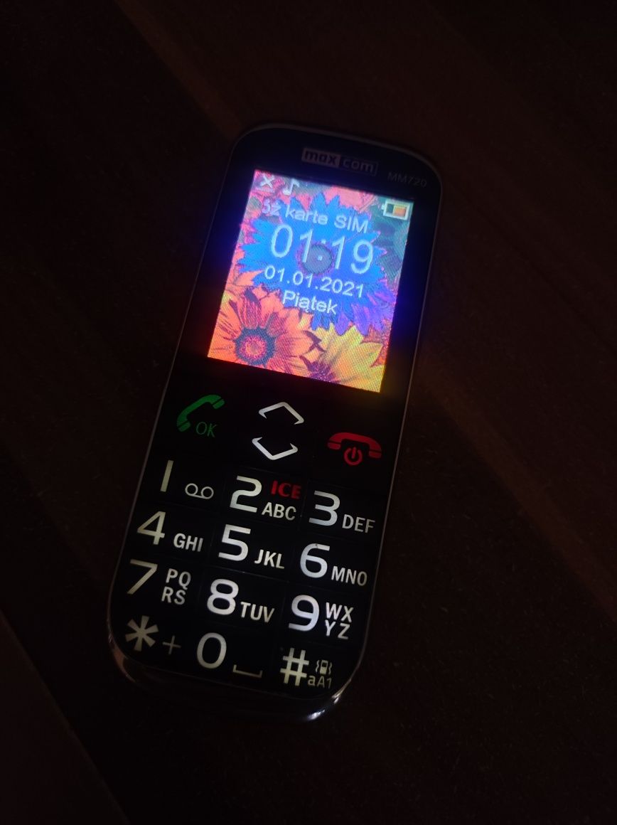 Maxcom MM720 telefon dla seniora