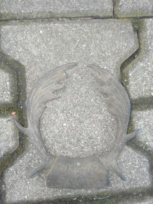Rogi jelenia odlew z mosiądzu z czasów PRL-u. Sygnowany.