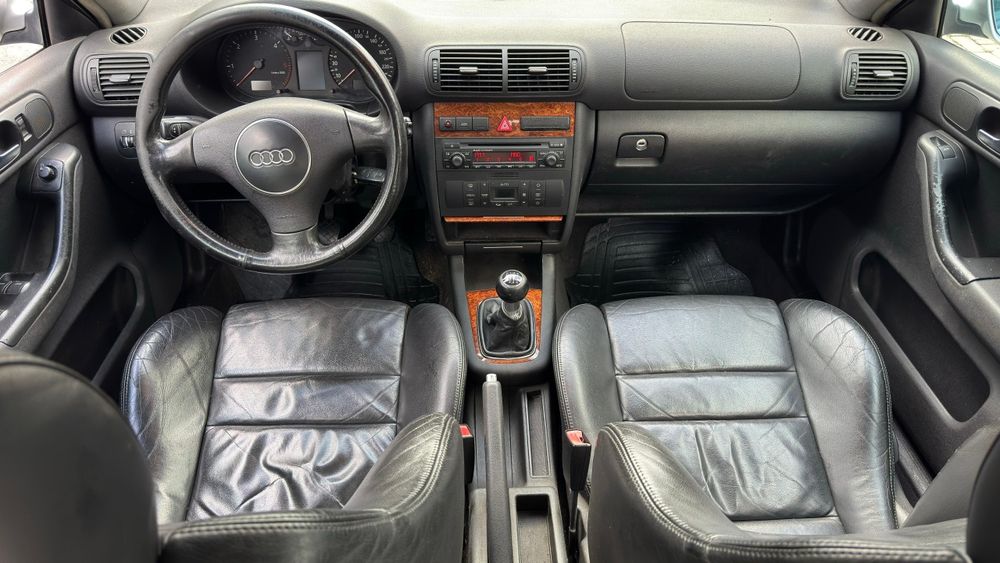 Audi a3 1.9 tdi 130cv m6 sport teto abrir Estofos em pele