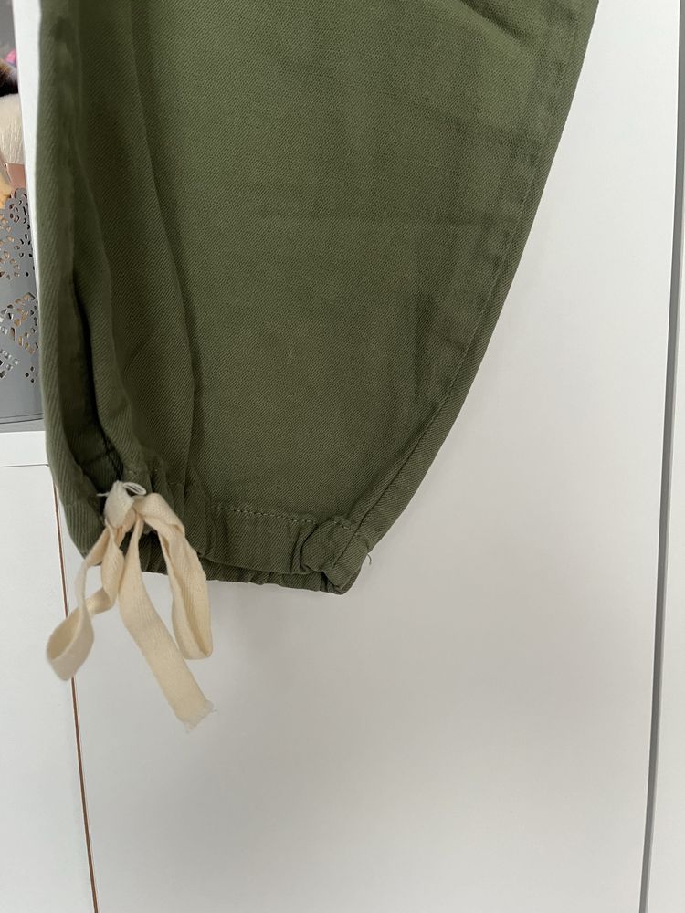 Szerokie sodnie khaki XS bershka