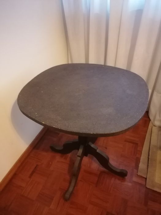 Mesa de centro com pé