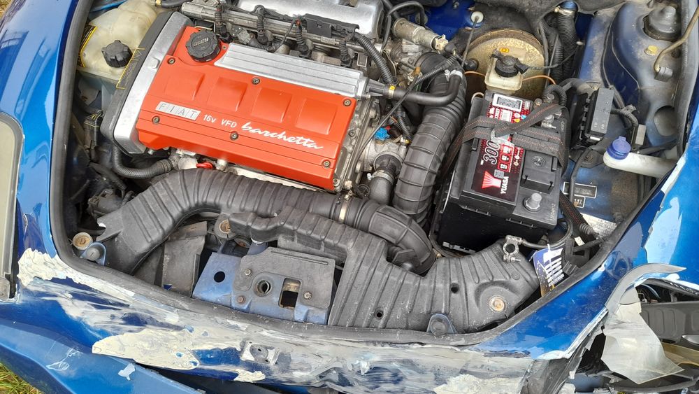 Sprzedam dwa auta fiat barchetta