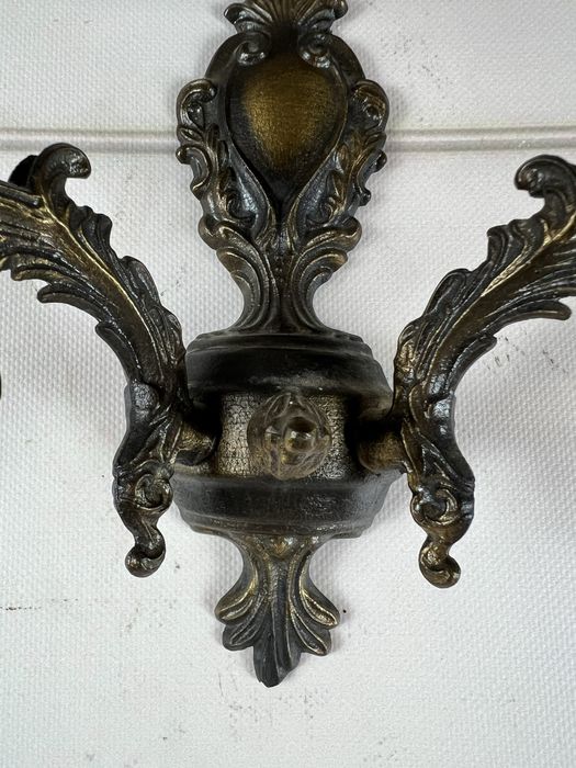 Stary Kinkiet z Drewna i Mosiądzu