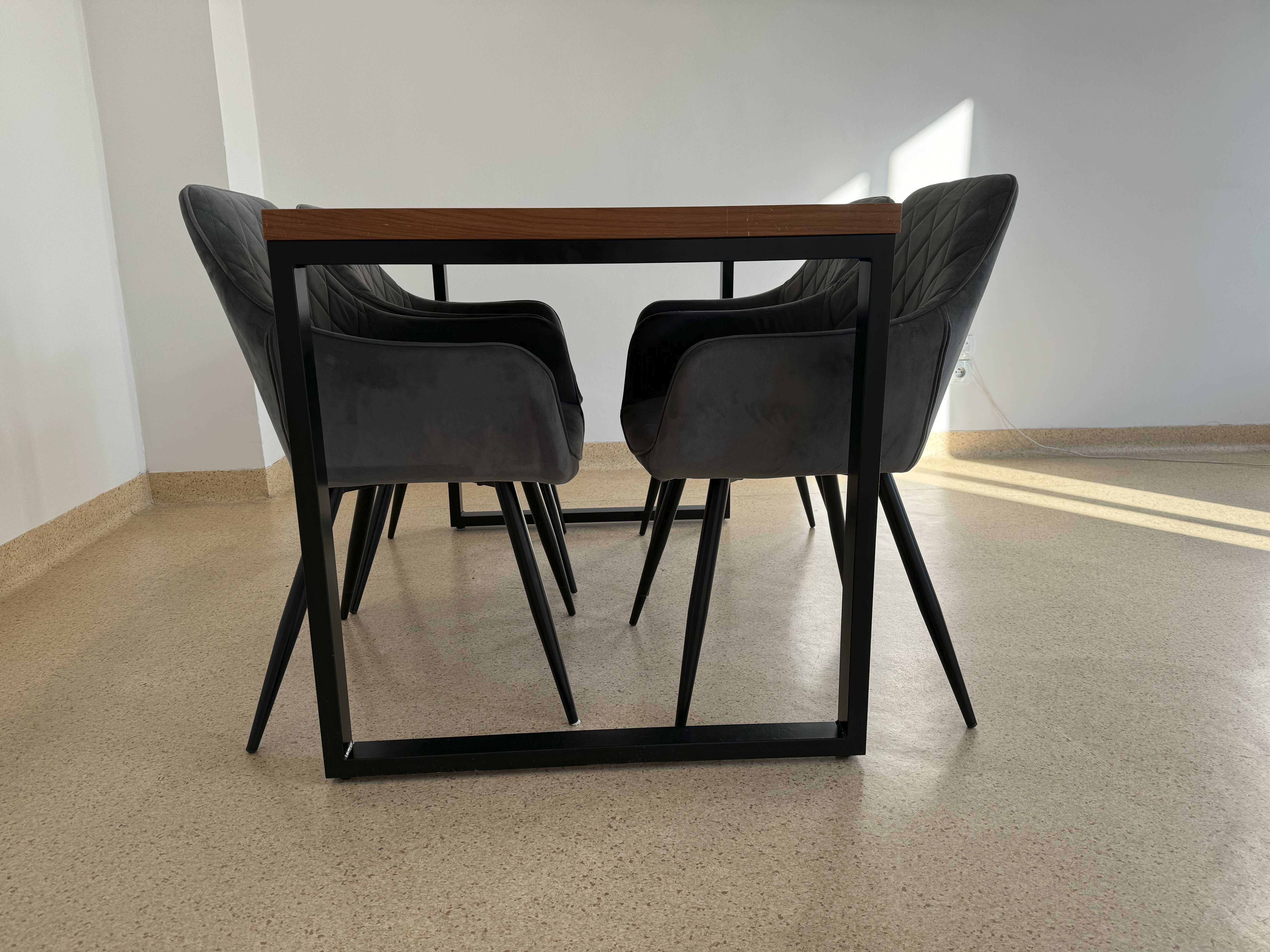 ZESTAW Stół na stalowej ramie i 4 krzesła welurowe - pikowane PREMIUM