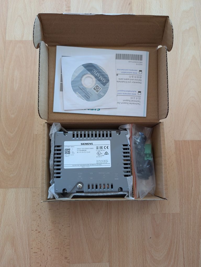 Nowy Simatic Panel KTP400 BASIC COLOR PN - 6AV2123-2DB03-0AX0