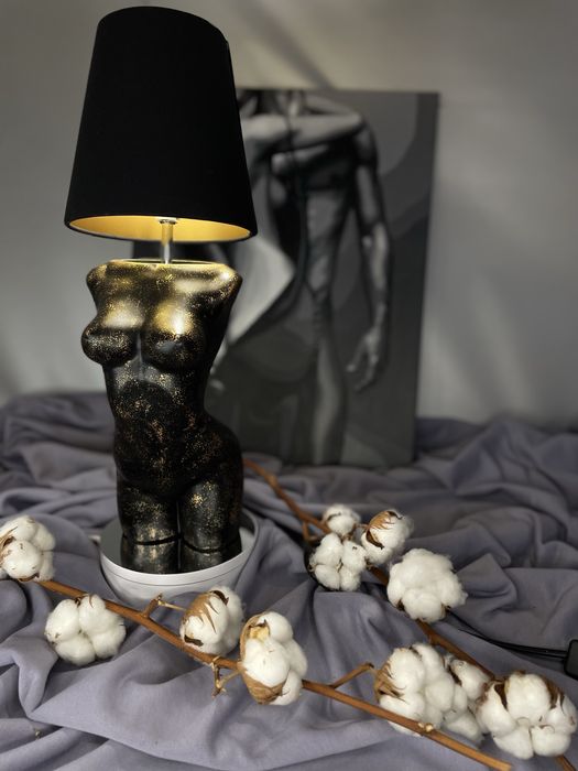 Світильник “Жіноче тіло”