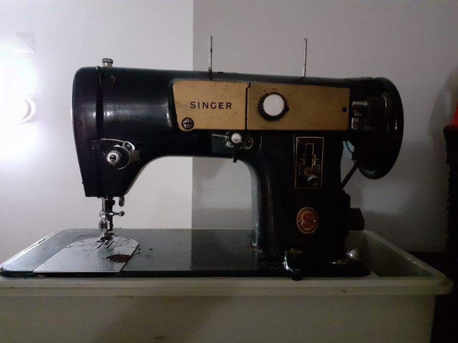 Vendo máquina de costura Singer