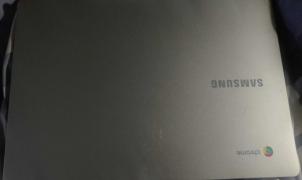 Samsung Сhromebook ноутбук новый/12"HD/Intel 2.5GHz DDR4/4GB SSD 32gb