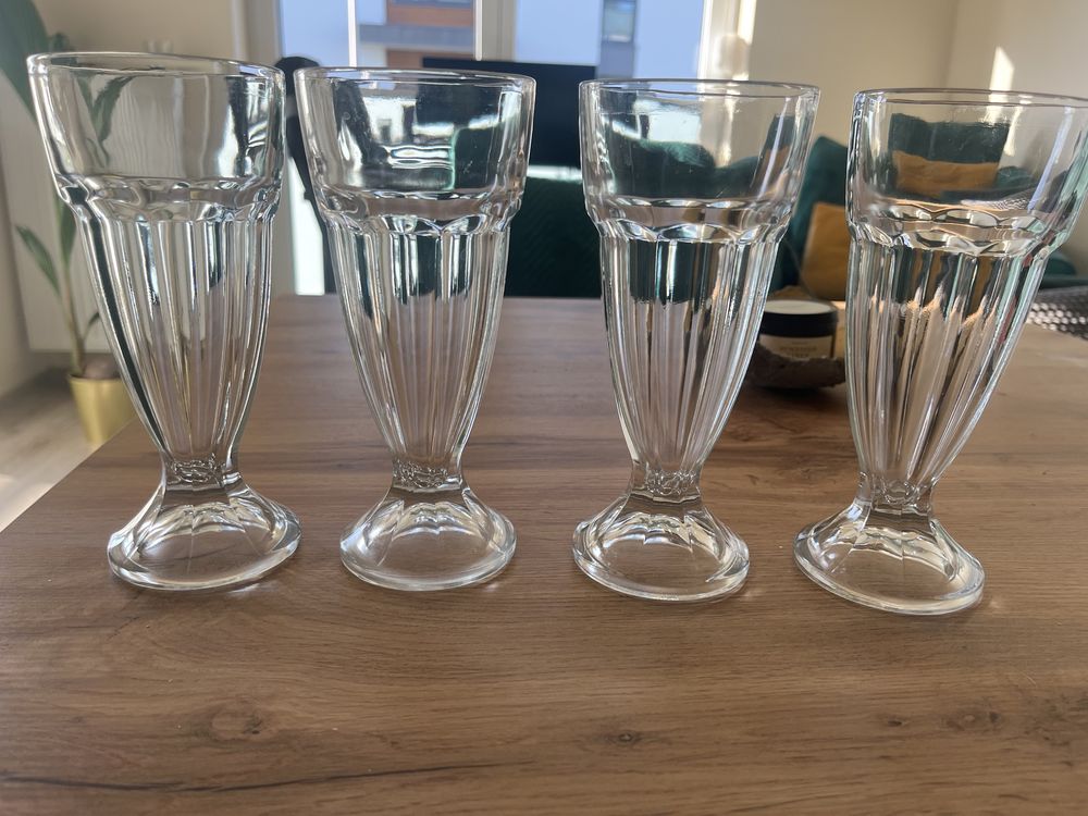 Pucharki szklane 4szt jak nowe ikea