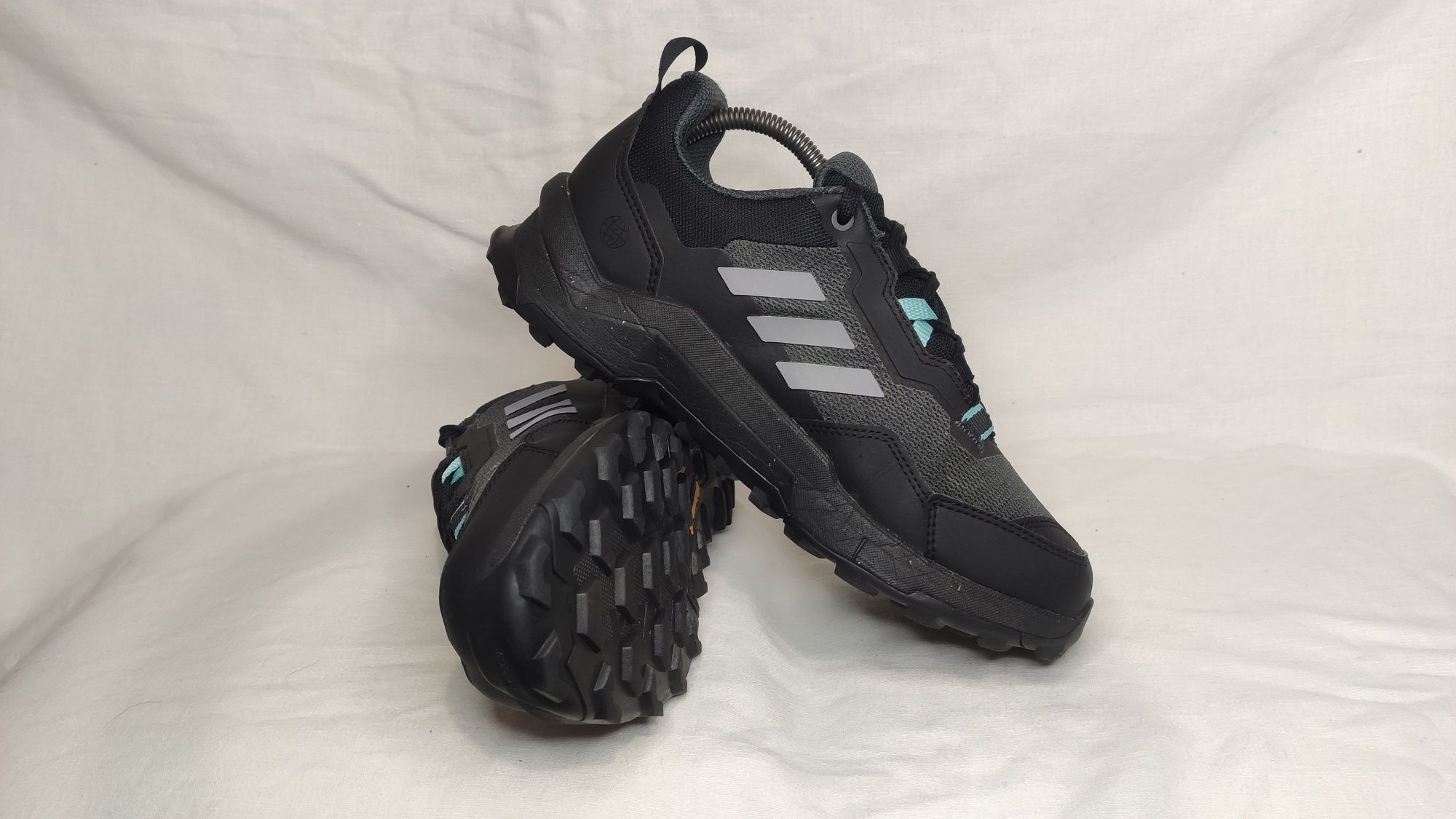 Кросівки Adidas Terrex(весна літо).Розмір 38