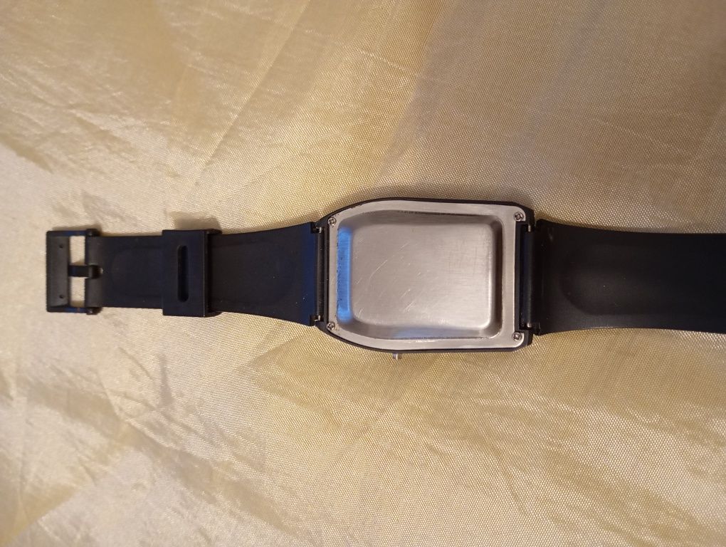Sharp zegarek z kalkulatorem