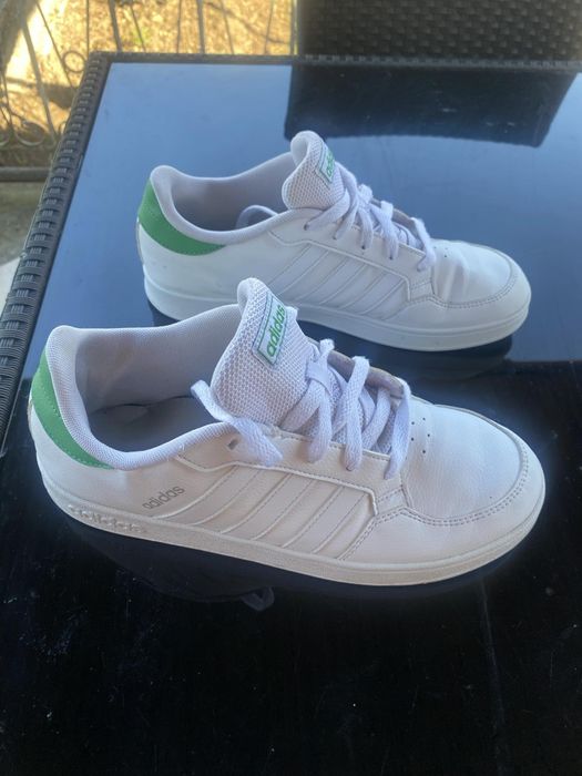 Продам кросівки  Adidas 40р