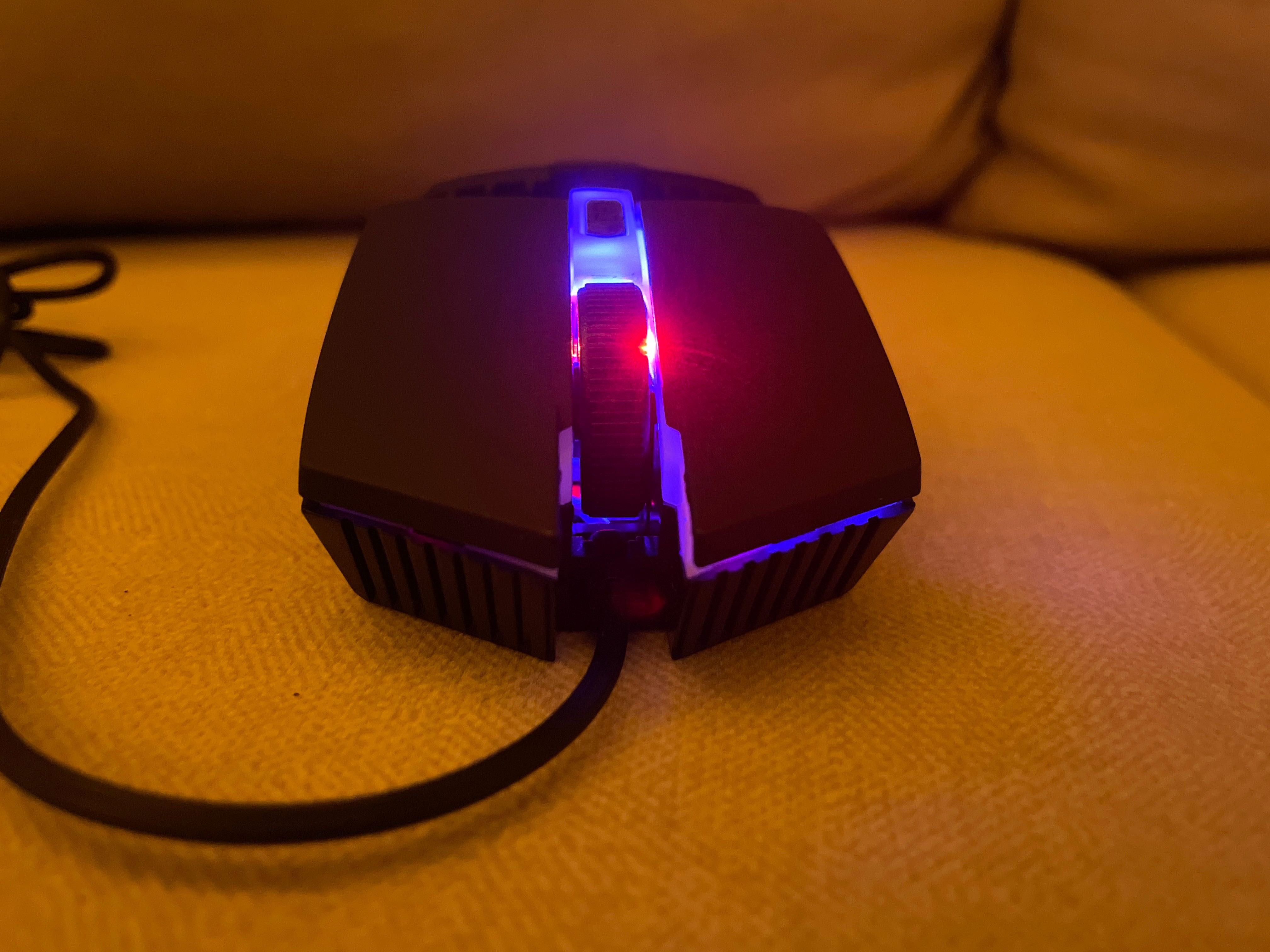 Vendo rato gamer com LEDS