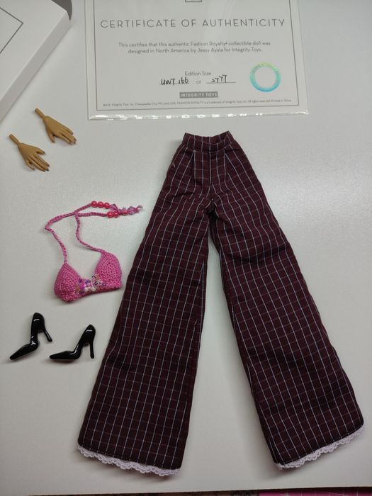 Integrity toys Twist Agnes