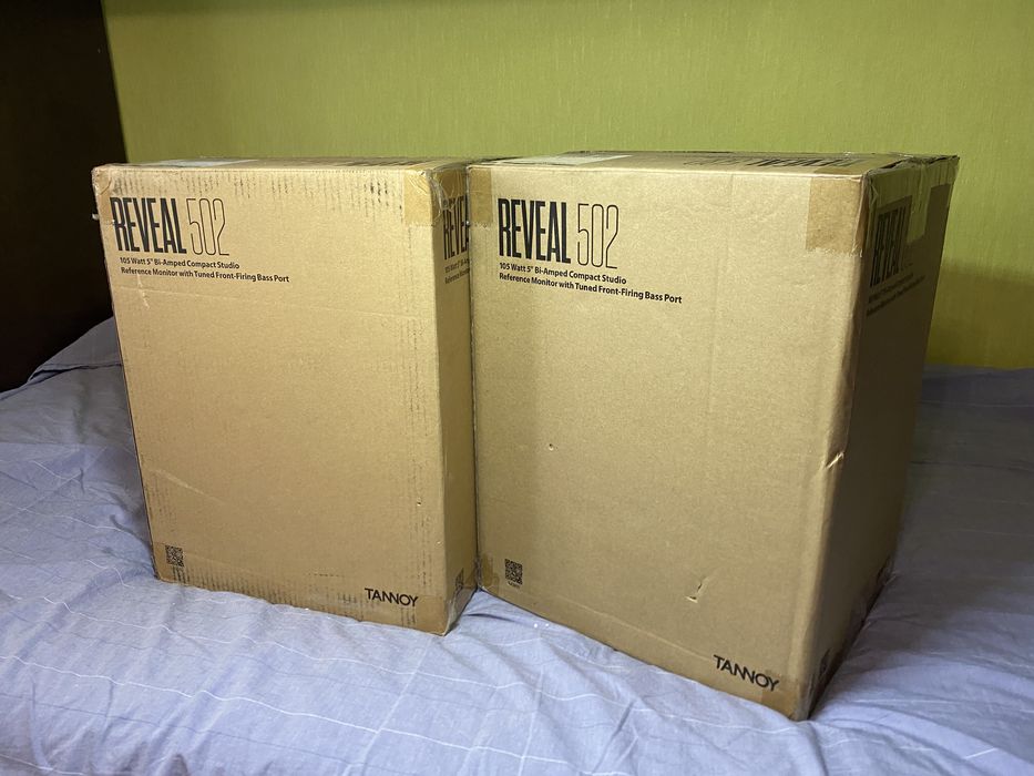Активний студійний монітор Tannoy Reveal 502   /  акустична система