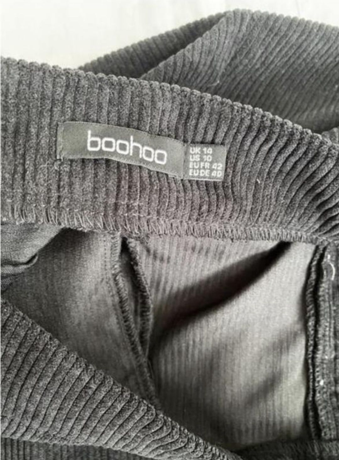 Вельветові брюки boohoo з розрізами внизу