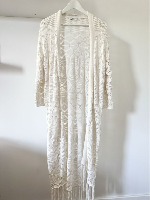 Ażurowa letnia narzutka z frędzlami długa maxi maxi kardigan boho