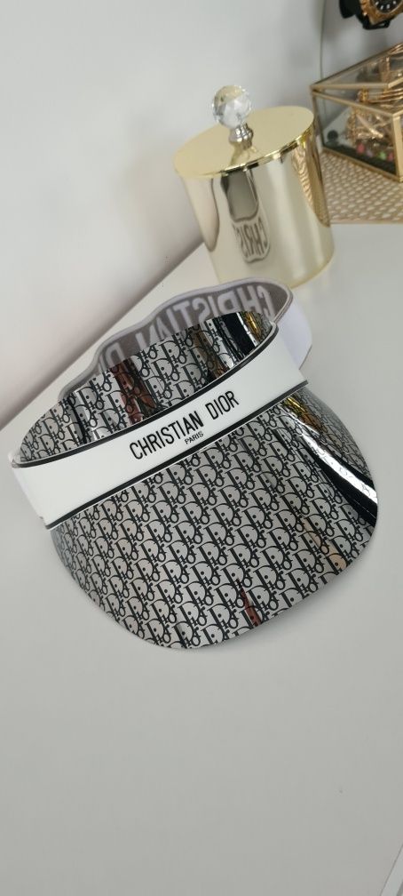 Daszek przeciwsłoneczny Christian Dior  okulary przeciwsłoneczne