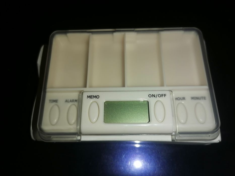 Таблетница с таймером и будильником