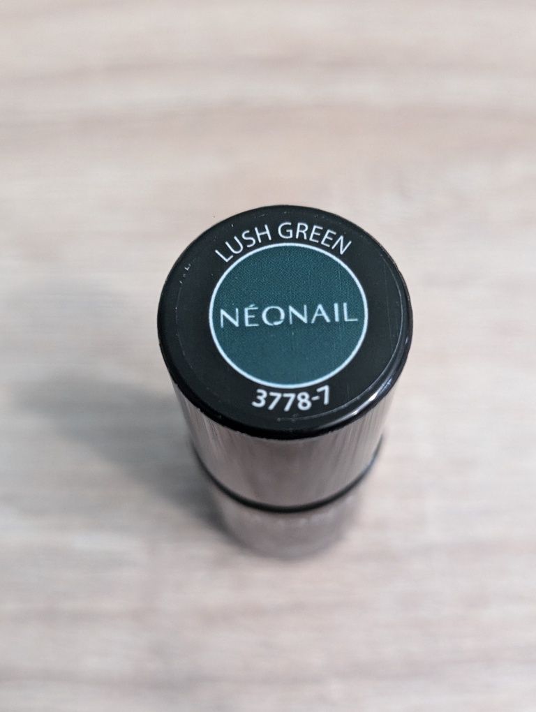 Nowy lakier hybrydowy neonail lush green 3778-7 manicure pedicure