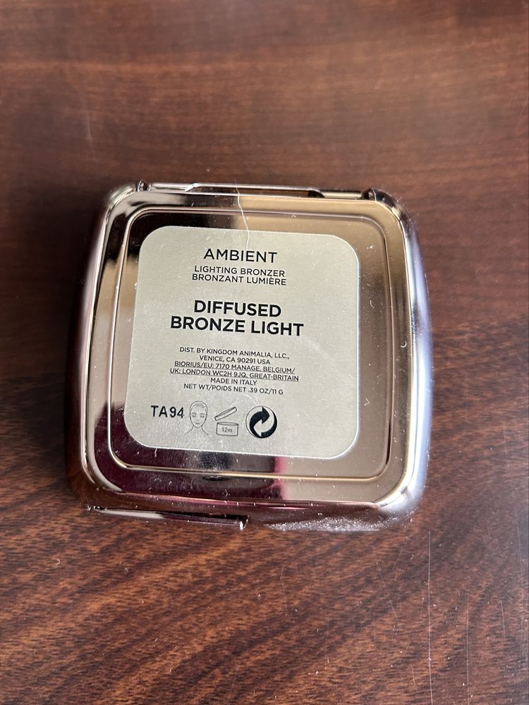 Bronzer hourglass diffused bronze light