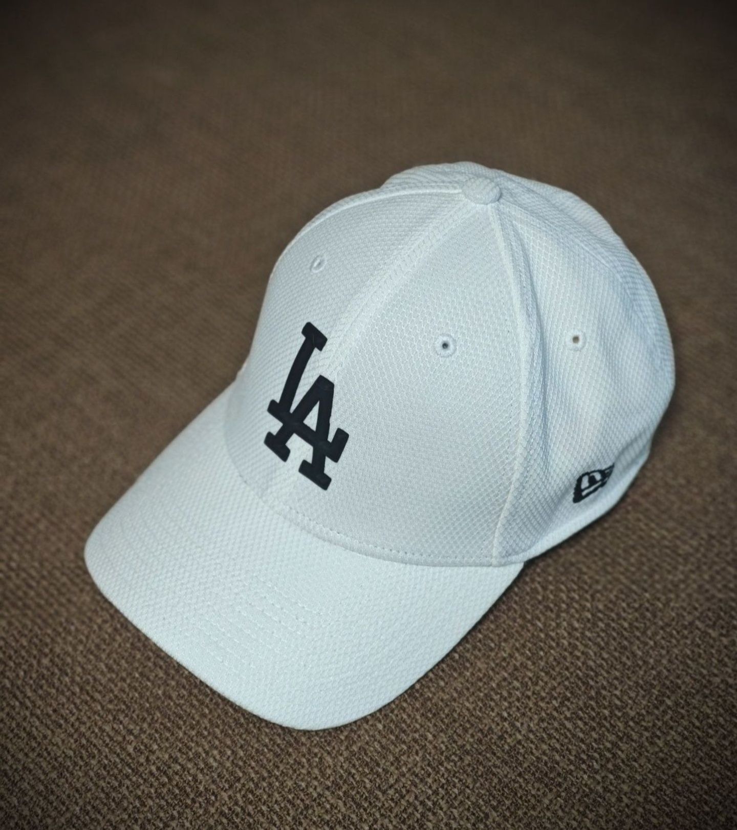 Продается  фирменная бейсболка
 NEW ERA  LA  Mod. 39 Thirty