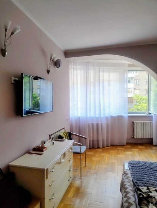 Продам простору 3-кімнатну квартиру  Аркадіївська Гоголя Центр 150кв.м