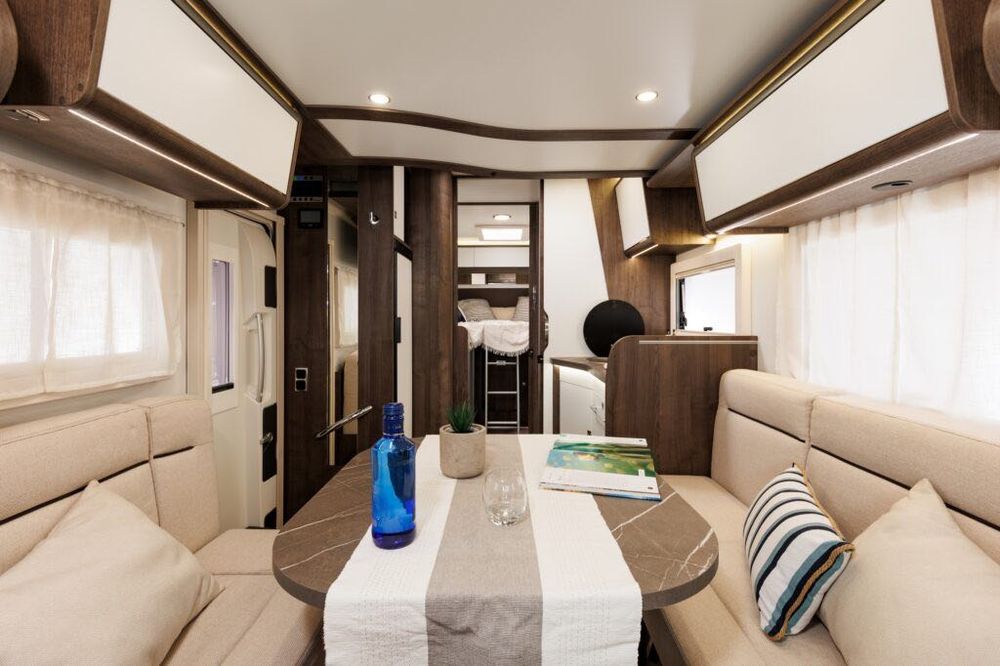 Wynajem Kampera 468 SE Rok 2024, komfortowy, bogato wyposażony, Łódź