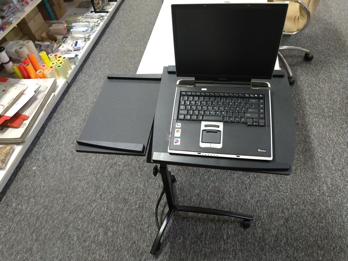 Nowy stolik pod laptop, rzutnik, projektor, kolor czarny