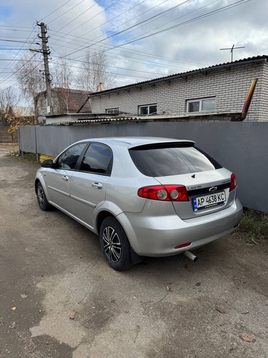 Продам авто шевроле лачеьи хечбэк