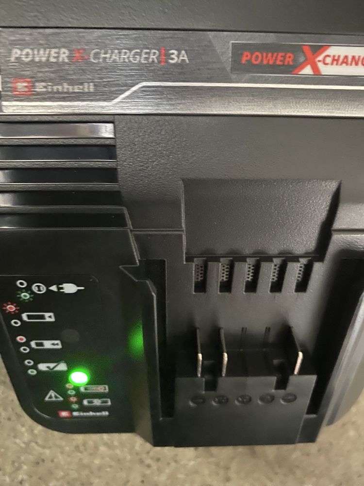Зарядное устройство Einhell 18V 3A (4512096)