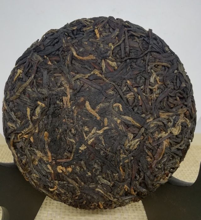 Красный чай Дянь Хун с  прессованный 100г