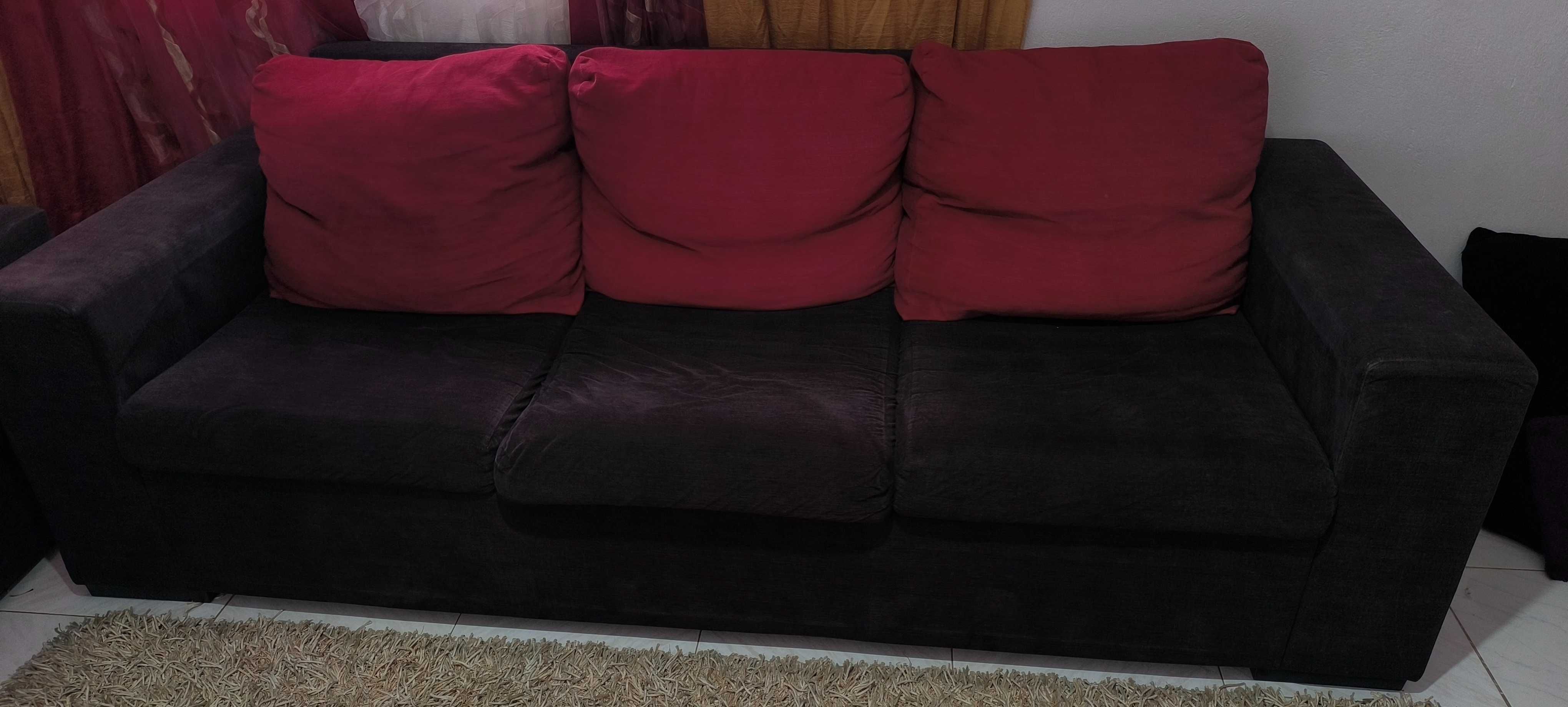 Sofá 3 Lugares + uma poltrona