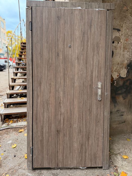 Двери входные с накладками МДФ