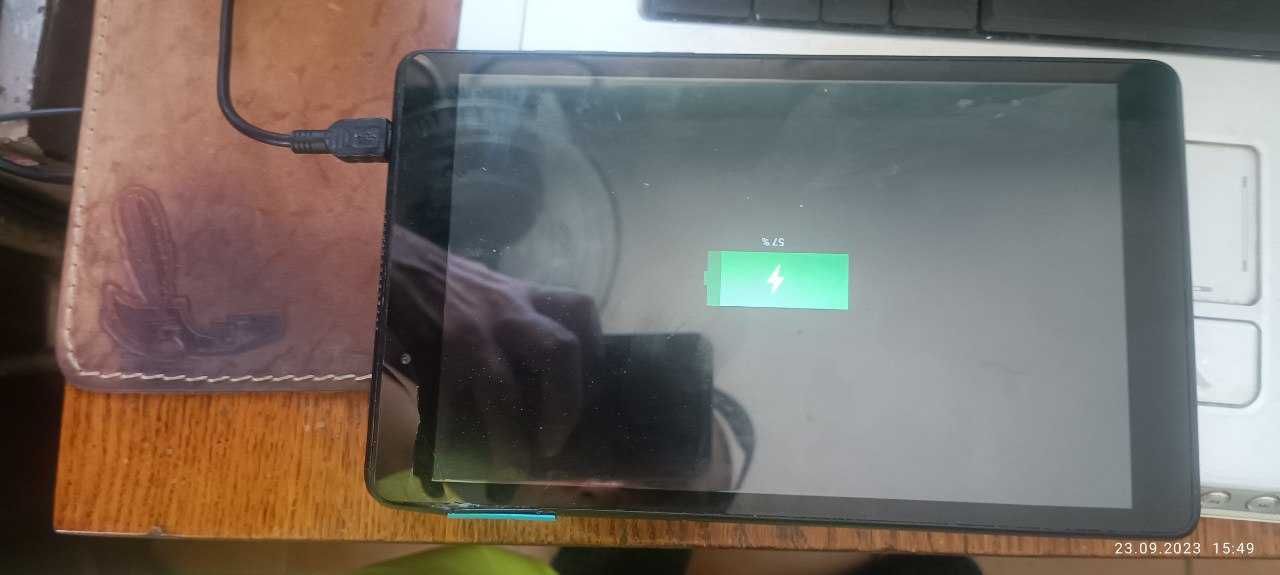 Lenovo Tab 8 TB-8304F1 ударенный!