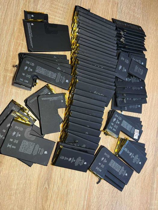 Лот Battery IPhone